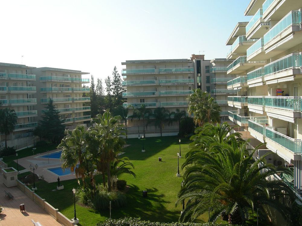 Apartamentos Ventura Village Park 萨洛 外观 照片